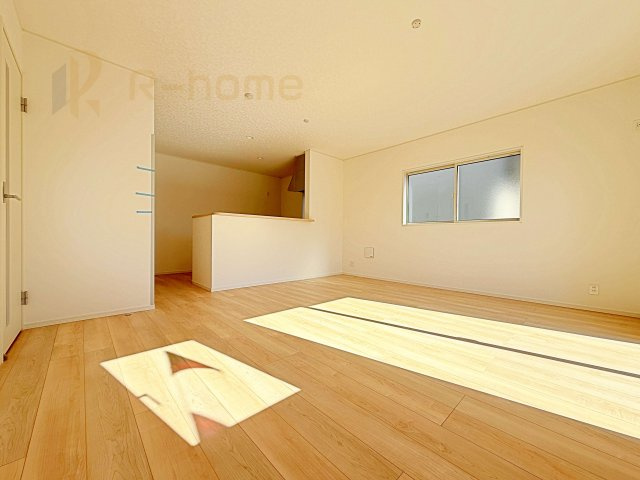 筑西市下川島第2　新築戸建て　2号棟の居間・リビング|広々としたLDK♪充分な広さがあり、ご家族でインテリアのレイアウトを考えるのも楽しみですね！