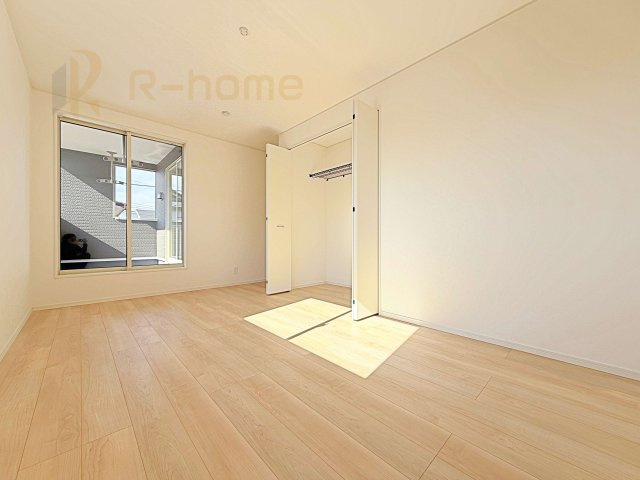 筑西市下川島第2　新築戸建て　2号棟の洋室|お部屋のサッシはすべてペアガラスを採用！高い断熱性による省エネと結露対策に有効です♪