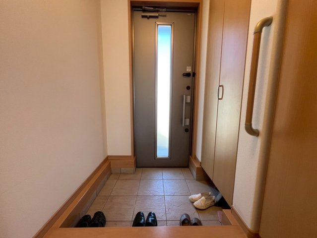 和歌山市栄谷・中古戸建・54696の玄関