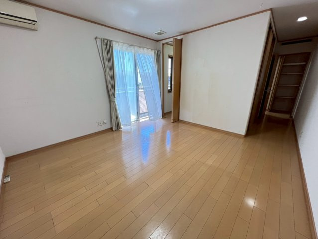 和歌山市栄谷・中古戸建・54696の洋室