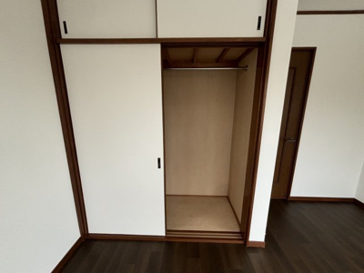 【収納】 | 野庭町戸建 | 長い丈のお召し物もかけられるクローゼット