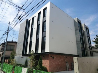 【外観】 | 鉄筋コンクリート造のがっちりとした建物。