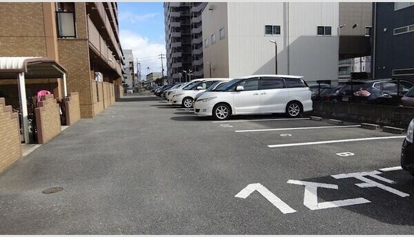 南山寿ガーデンの駐車場