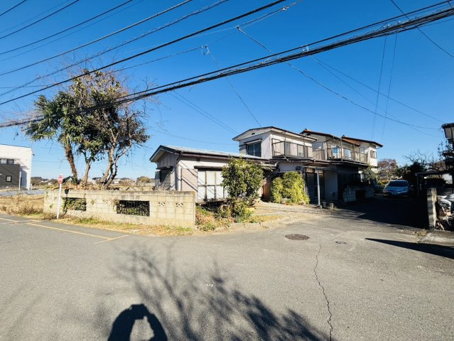 敷地面積53.4坪！　売地　狭山市下奥富の外観|解体後の更地渡し！どなたでも建築可能♪敷地面積53.4坪！建築条件なし！お好きなハウスメーカーで建築可能！現地（2025年12月）撮影