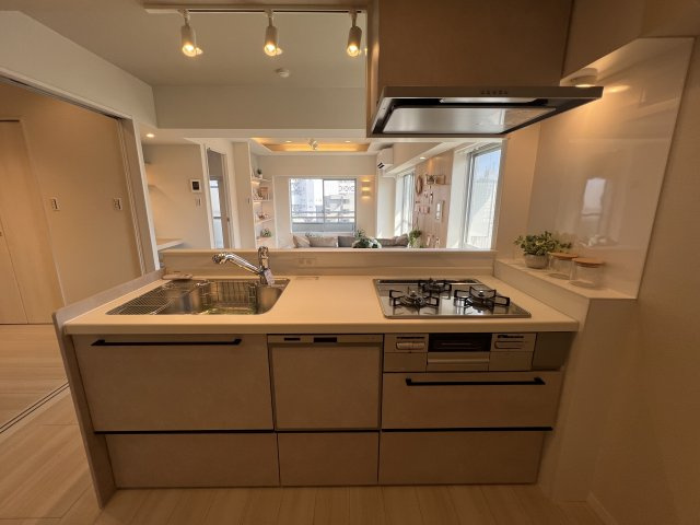 オシャレリノベと、眺望のコラボ！【ライオンズマンション川崎】のキッチン|きれいなキッチンです