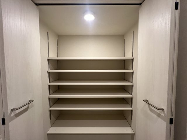 オシャレリノベと、眺望のコラボ！【ライオンズマンション川崎】の玄関|ゆったりとした玄関です