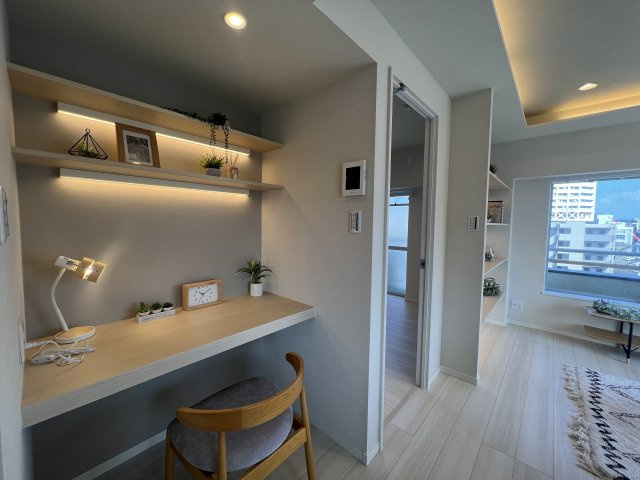 オシャレリノベと、眺望のコラボ！【ライオンズマンション川崎】の居間・リビング