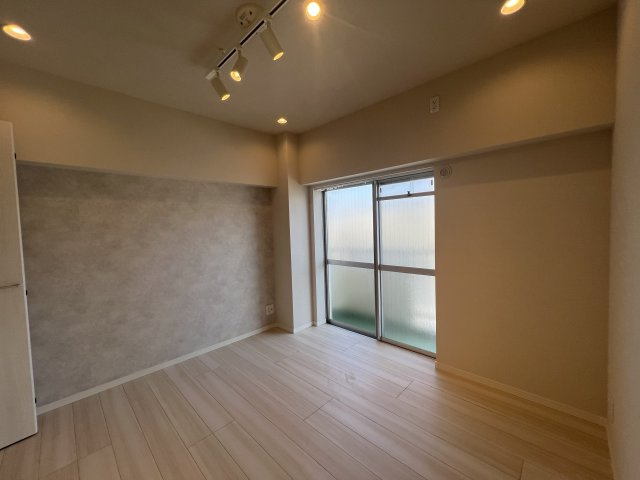 オシャレリノベと、眺望のコラボ！【ライオンズマンション川崎】の洋室