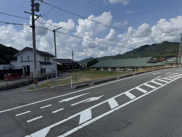 仁保中郷　売土地②の前面道路含む現地写真