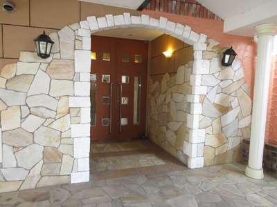 【エントランス】 | リーフジャルダン総持寺駅前