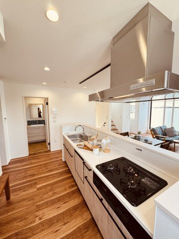 Living with California Style Ｂ棟― 湘南で、自分らしく。のキッチン