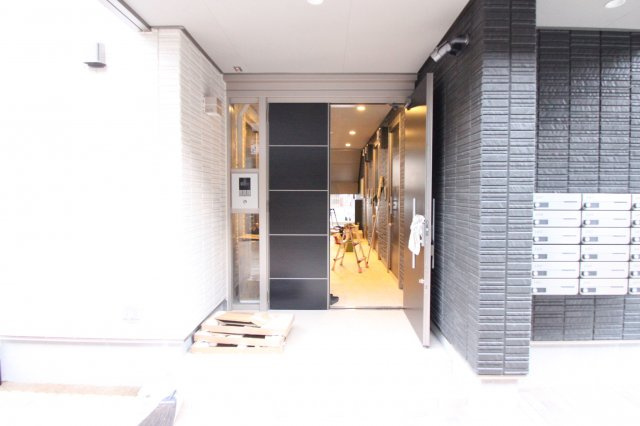 Ｓｈａｍａｉｓｏｎ　Ｎｏｉｘ　Ｅｓｐｏｉｒのエントランス