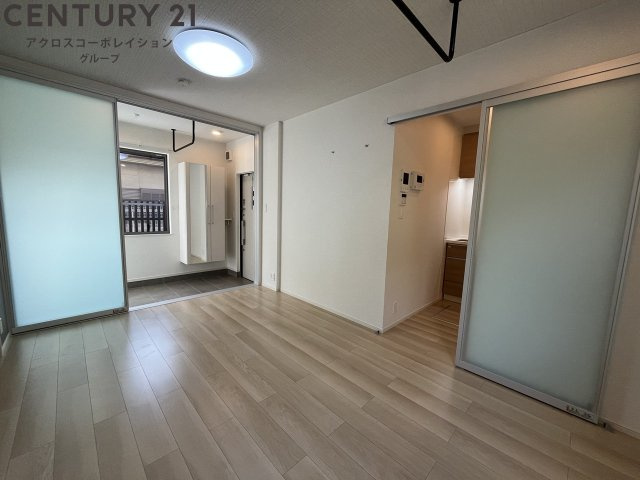 室内洗濯物干場あり