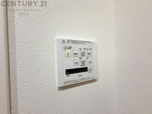 暖房機能があるため、冬場でも温かい浴室で入浴でき、乾燥機能があるため、水気を素早く取り除けます。また、換気機能があるため、湿気を素早く排出してカビや雑菌の発生を防ぐことができます。