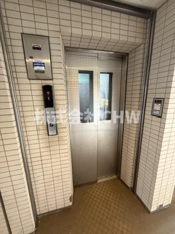 アウラ10のその他共用部分|エレベーターです。