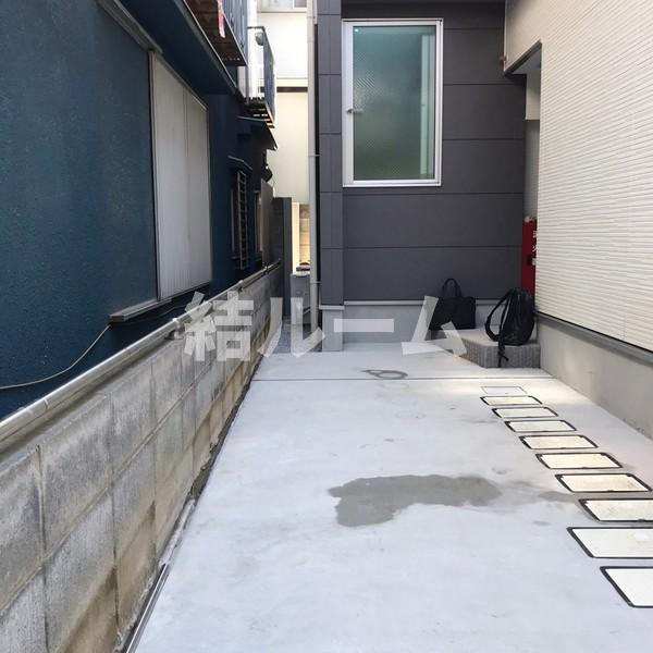 板橋区大山西町のアパートのエントランス