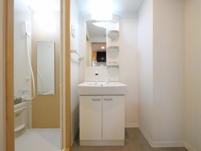 【洗面所】 | グランシエール都島 | コンパクトで使いやすい洗面所