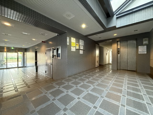 メゾンルミエールのエントランス