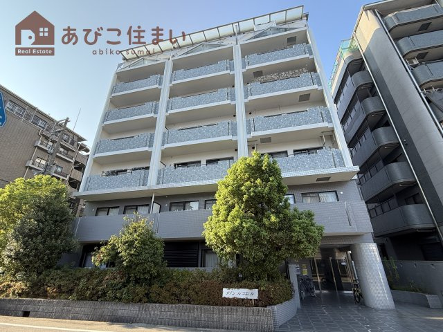 メゾンルミエールの外観