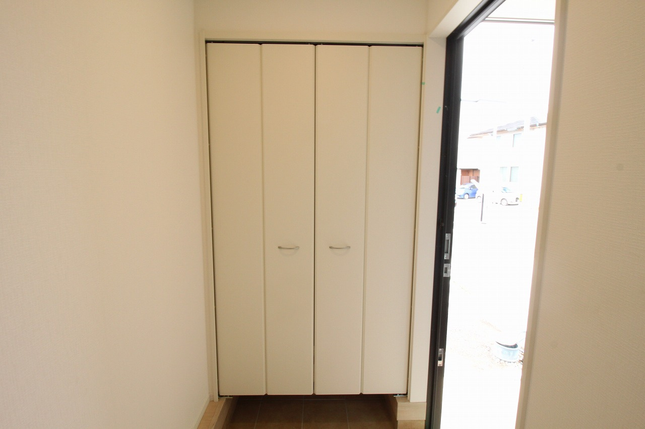 中須賀町　新築戸建　1号棟（第2）の収納|玄関収納