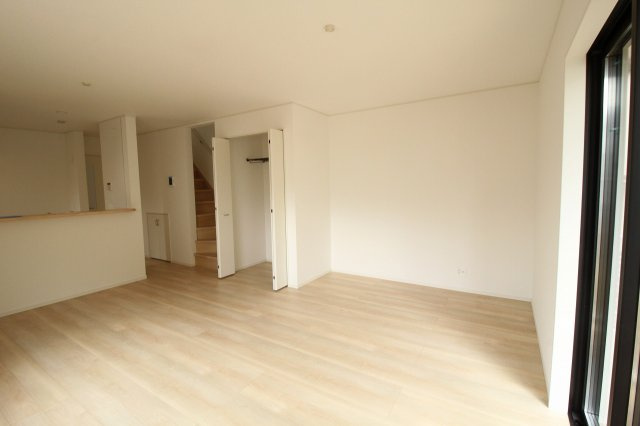 中須賀町　新築戸建　1号棟（第2）の居間・リビング|LDK　17.5帖