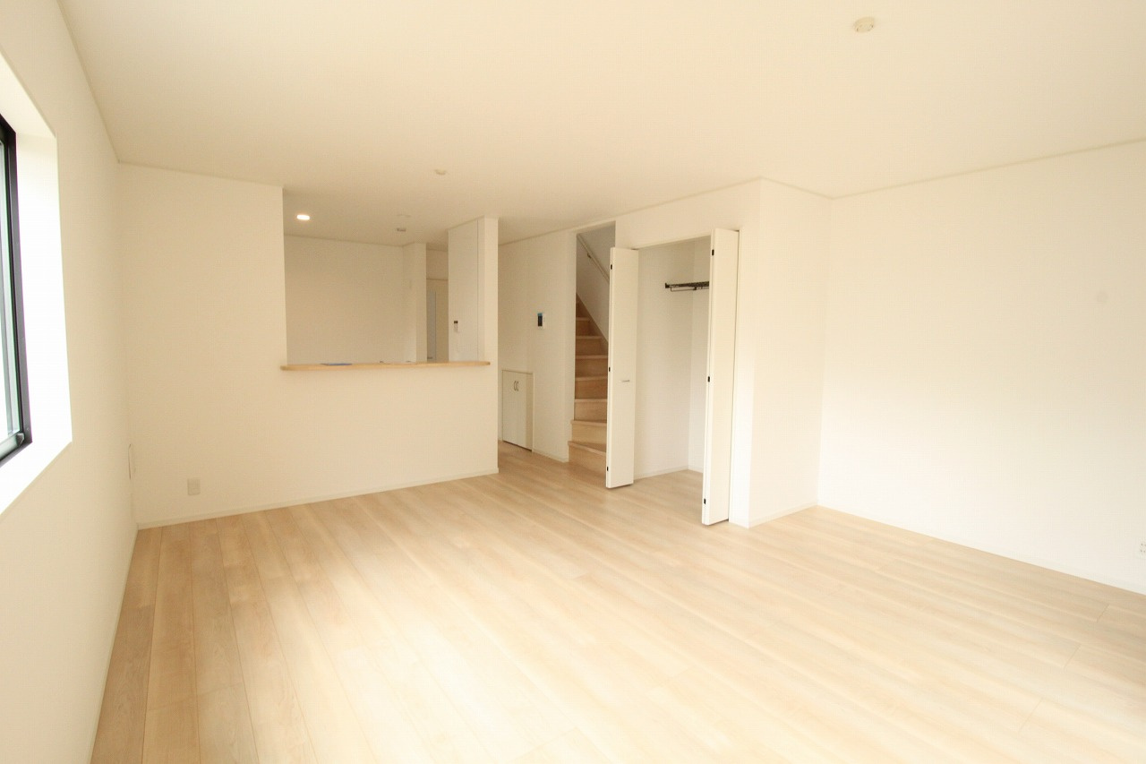 中須賀町　新築戸建　1号棟（第2）の居間・リビング|LDK　17.5帖