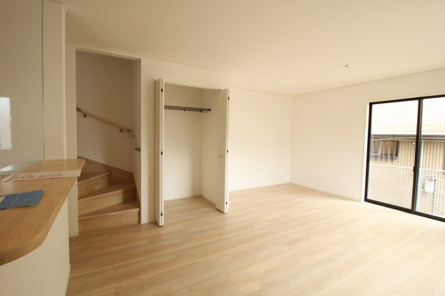 中須賀町　新築戸建　1号棟（第2）の居間・リビング|LDK　17.5帖