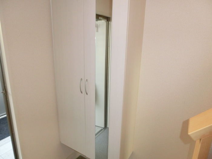 サニースワンⅡの玄関|シューズボックス