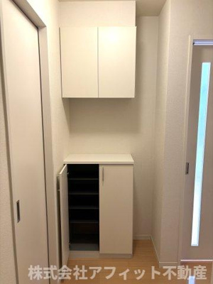 【玄関】 | グランラシュレ B棟 | シューズボックス