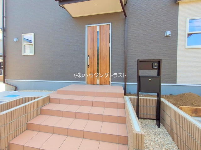 仲介手数料無料　Livele Garden.S 所沢下富第１０期　全1棟　の玄関