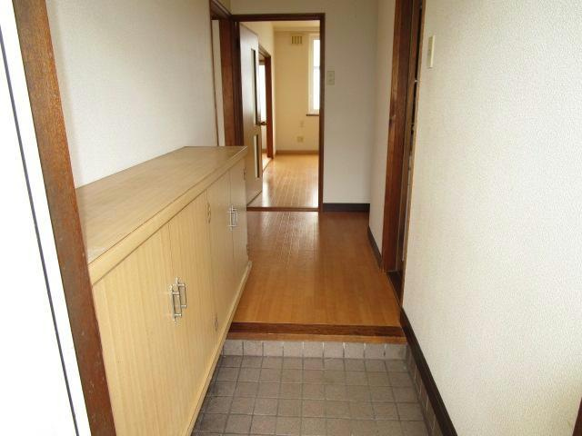 ハイツ藤の玄関