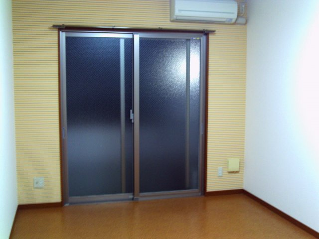 ニューナイスマンションの内装|明るい室内です