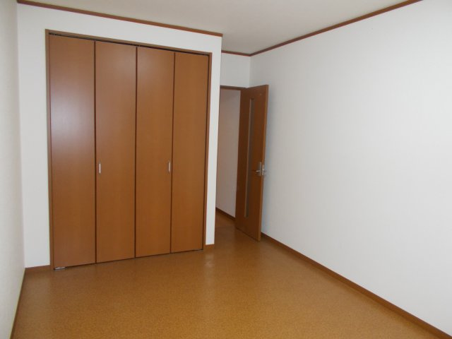 ニューナイスマンションの内装|明るい室内です