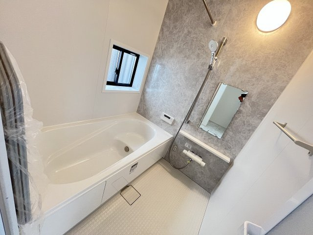 【内装】 | 福岡市東区香住ヶ丘5丁目第1　A号棟（全6棟）【仲介手数料無料・0円】 | 施工例。浴室です。施工例は完成時と異なる場合があります。