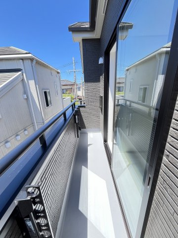 【バルコニー】 | 福岡市東区香住ヶ丘5丁目第1　A号棟（全6棟）【仲介手数料無料・0円】 | 施工例。施工例は完成時と異なる場合があります。