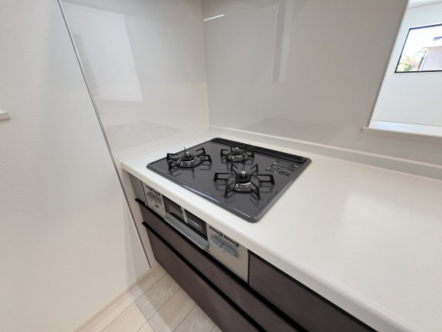 【キッチン】 | 福岡市東区香住ヶ丘5丁目第1　A号棟（全6棟）【仲介手数料無料・0円】 | 施工例。施工例は完成時と異なる場合があります。
