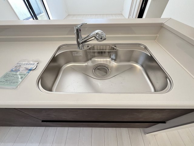 【キッチン】 | 福岡市東区香住ヶ丘5丁目第1　A号棟（全6棟）【仲介手数料無料・0円】 | 施工例。施工例は完成時と異なる場合があります。