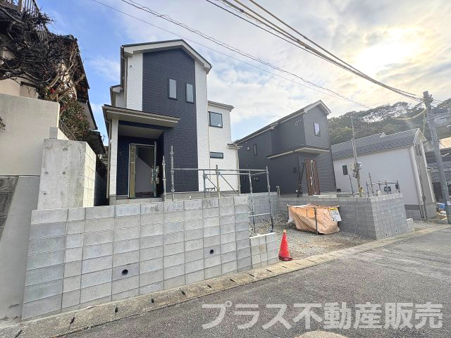 【外観】 | 福岡市東区香住ヶ丘5丁目第1　A号棟（全6棟）【仲介手数料無料・0円】 | 現地写真。プラス不動産販売なら、現場の全ての棟をまとめてご見学頂けます。