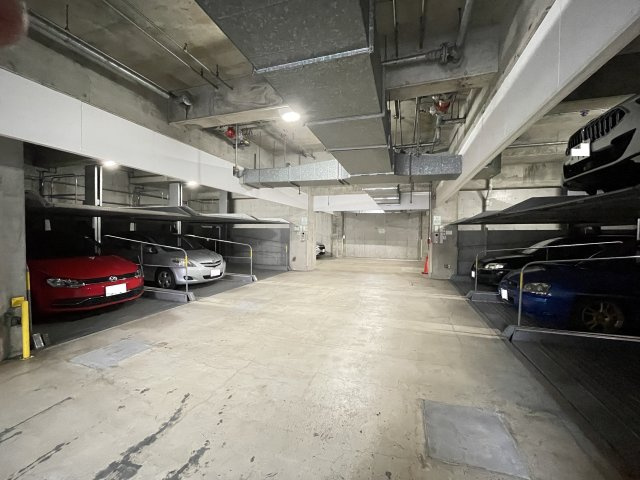 ロイヤルヒルズ駐車場の駐車場