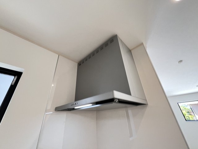 【キッチン】 | 福岡市東区香住ヶ丘5丁目第1　C号棟（全6棟）【仲介手数料無料・0円】 | 施工例。施工例は完成時と異なる場合があります。
