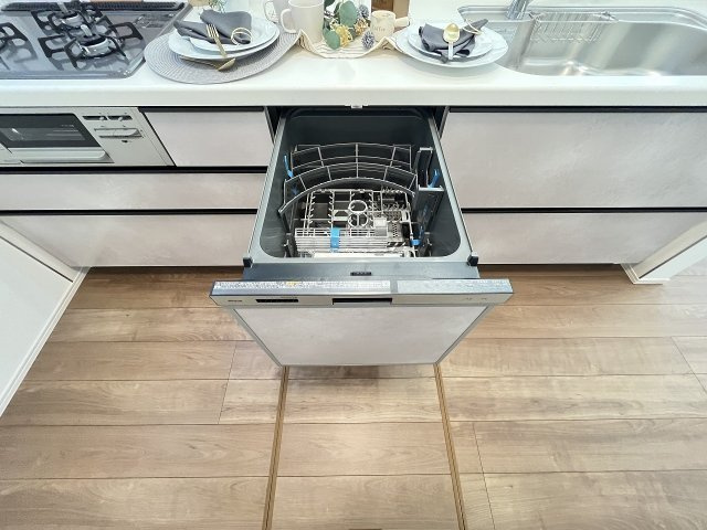 【キッチン】 | 福岡市東区香住ヶ丘5丁目第1　E号棟（全6棟）【仲介手数料無料・0円】 | 施工例。施工例は完成時と異なる場合があります。