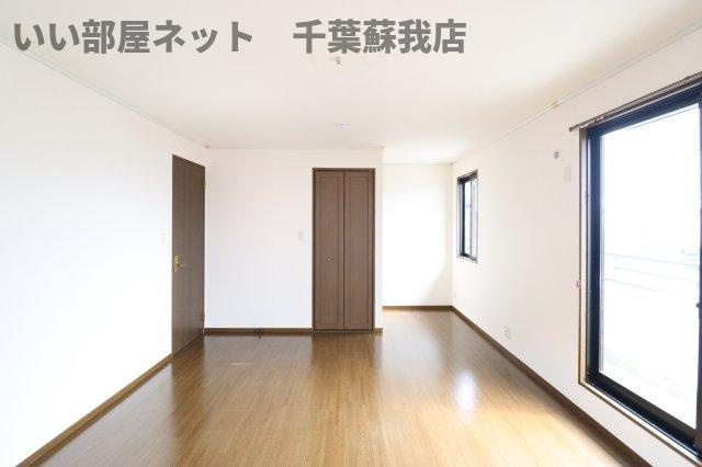 ちはら台南貸家の寝室|開放的な寝室です