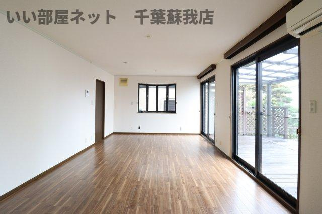 ちはら台南貸家の居間・リビング|ゆったり過ごせる居間です