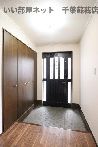 ちはら台南貸家の玄関|ゆったりとした玄関です