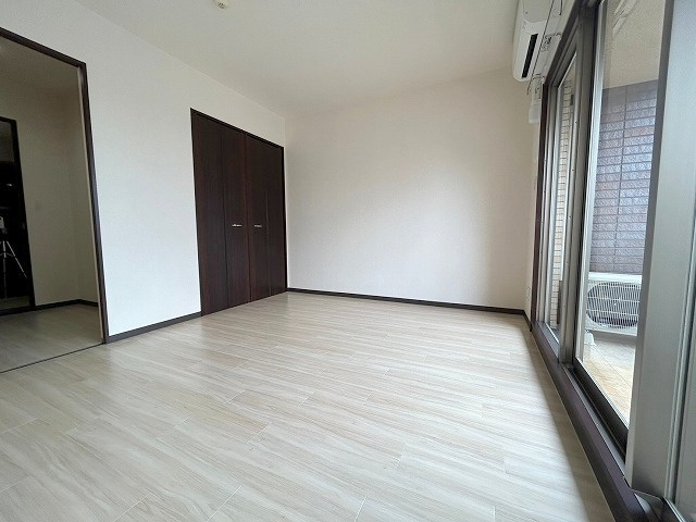 アーバンフラッツ西中島の居間・リビング