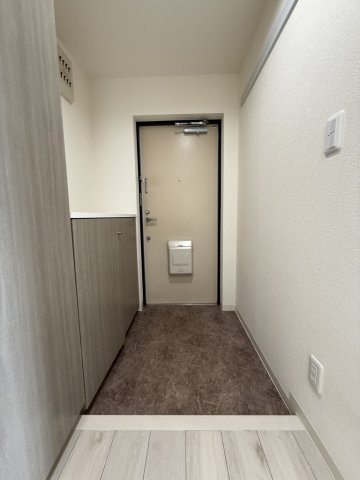 アーバンパーク行徳の玄関|収納もある玄関です