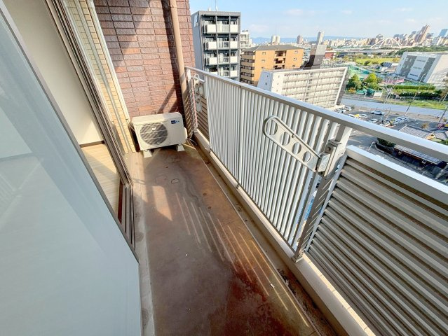 アーバンフラッツ西中島のバルコニー