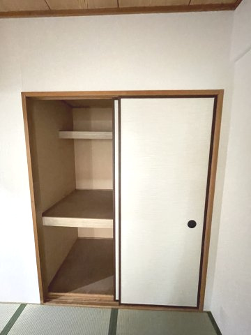 和室に押入があります