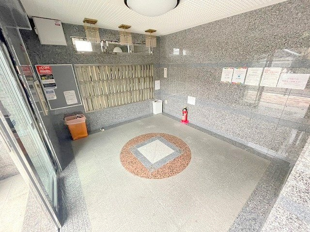 エクセレント上新11のロビー