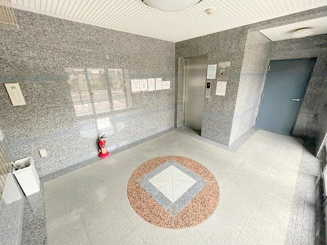 エクセレント上新11のエントランス